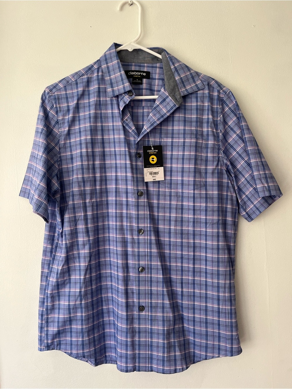 NWT Men’s plaid button down tshirt size small